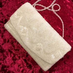 Elegant white beaded purse